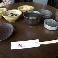 ダイナミックキッチン＆バー 燦 大阪店 - 2010年2月撮影。朝取り有機野菜を盛り放題。