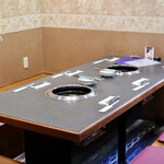 Yakiyakiya Raratei - 掘りごたつ式個室テーブル席