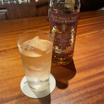 Bar Tetu - カリラのなんか違うバージョンのやつ。香りの伸び・濃さがすごかった！ストレートかほんのちょっとの水割りがおすすめ。空気を抜く。