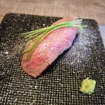 鉄板焼きgrow - A5黒毛和牛のあぶり寿司