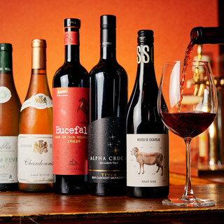 季節ごとに変わる【ワイン】は常時20種以上！