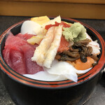 寿司富 - ちらし丼