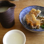 穴子の煮こごりとどぶ燗。