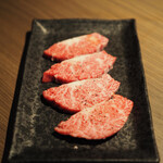 熟成焼肉 マルニク - カルビ(神戸牛)