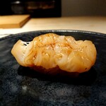 鮨 唐島 - 煮ホタテ