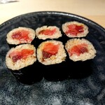 鮨 唐島 - マグロの漬けトロ巻き