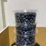 ブルーベリーの丘くりはら - 通常1パック600円のお土産パック
      入場料ともで4000円にしていただきました＼(^^)／
      小粒を摘んでしまったようでf^_^;
      ブルーベリー狩りの素質がないみたい(＞＜)