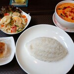 Tairyouriresutorambankoku - レッドカレーセット1000円税込。