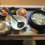 韓食堂 白飯家 - コムタン定食