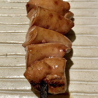 焼鳥 おみ乃 - レバー
                    なんて火の入りの優しいこと、フォワフォワしてます！
                    タレはスッキリ、本数を重ねても食べ飽きないでしょうね。