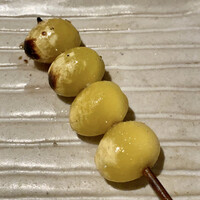 焼鳥 おみ乃 - 銀杏
                    もう銀杏取れるのでしょか？
                    Google先生に尋ねたら、愛知県では8月頃から出始め9〜10月にピークになるようです。