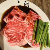 焼肉&手打ち冷麺 二郎 KANAYAMA - これ１番好き
                    店員さんに　全部焼いてってお願いしたー