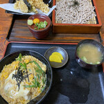 富士 - 今回の注文品
      天ざるそばと玉子丼
