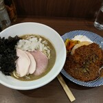 ヌードル＆スパイスカレー 今日の1番 - 