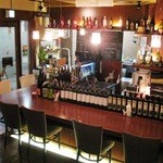 伊酒リア - 店内のカウンター