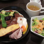 ジュイップ - 豚スネと夏野菜のカレー丼800円