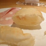 A due passi - トルタフリッタはカリッと膨らんで揚がってる！