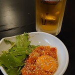 ホルモン 大勝 - 黄金カレイえんがわユッケ700円