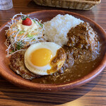 びっくりドンキー - ハンバーグカレー目玉焼き