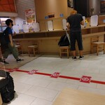 麺家大阪みどう - 立ち食いスペース