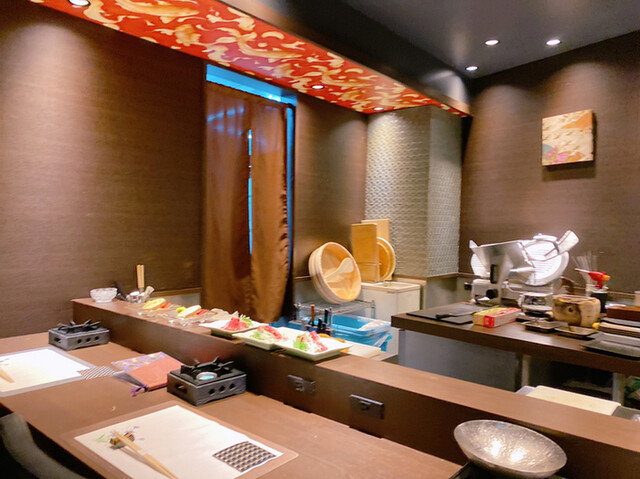 内観写真 : 新宿 鮨 栞庵 やましろ 東口店 - 西武新宿/寿司 | 食べログ