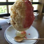 鹿落堂 - 蕎麦時間のかき氷、いちご…1000円 税込