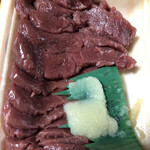 河の家 - 馬刺し！