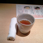 h Onzoushi Matsuroku-Ya - お茶とおしぼり