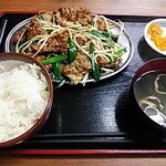 Kushiya Yokochou - ニラレバ定食