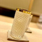 道人 - 『白州』水割り。ガラス細工のようで綺麗なバカラ。