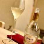 道人 - 『Ruinart』。