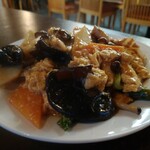 中華飯店 カフカ - 豚肉と気クラゲの卵炒め　484円