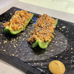 焼き鳥 うま中 - 追加注文、ピーマン肉詰め。2つあって幸せ！！！