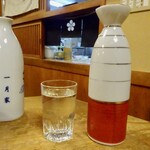 Ichigetsuya - ３本目の地酒「八兵衛」は冷酒として出されていました。
