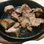 クラフトビールと肉が旨いカフェ Queen of Meat's - 