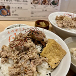 小宇宙食堂 - ルーロー飯！なんとも優しいお味。台湾の家庭、日常を味わえる。後味もさっぱり。週3はイケると思う。外食なのに家食！って感じ(^ ^)