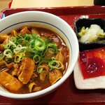 Nakau - カレー蕎麦、麻辣ソース、つけもの