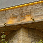 トゥ・ラ・ジョア イズム - 