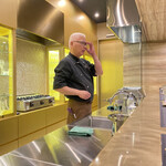 トゥ・ラ・ジョア イズム - 