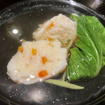 食堂こなん - 椀物
      鱧の真薯 万願寺とうがらし