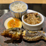 食堂こなん - 飯物
      めざし 自家製しらす なめ茸山椒 煮卵