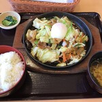 なっぱはうす - 肉野菜炒め定食　920円