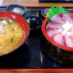 銀蔵 - ハマチたっぷり丼