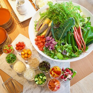 宮崎の旬を味わえるサラダバー♪