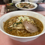 丸山飯店 - 特製丸山ラーメン 880円