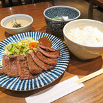 Berosuke - 牛たん炭焼き定食（８切）とろろ付