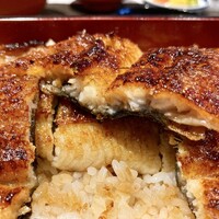 うなぎ処 山道 - 相変わらずなシャープなタレに皮目の焼き加減最高の鰻！！
