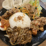 Dapoer Indonesia インドネシアの台所 - Nasi campur(インドネシア料理プレート)