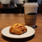 Greenberry's COFFEE - 日替わりコーヒー(Lサイズ 489円)
                        バタースコッチ(397円)
                        (セットで100円OFF)
                        