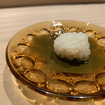 匠 進吾 - 味噌漬けにした肝に、シャリを合わせて。コクと爽やかさの共演。